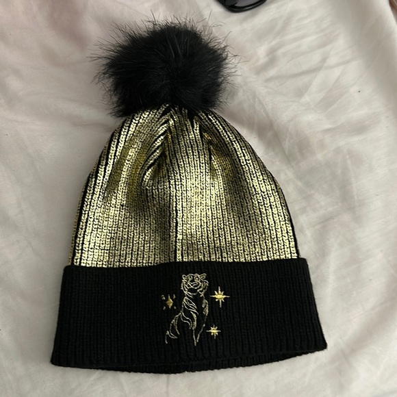 Disney Accessories - Disney Jasmine beanie